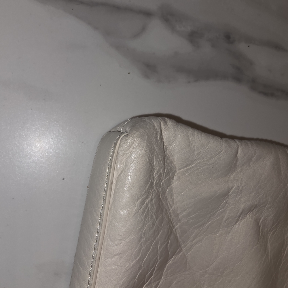 Elegant Cream Shoulder Bag - Picture 7 of 8